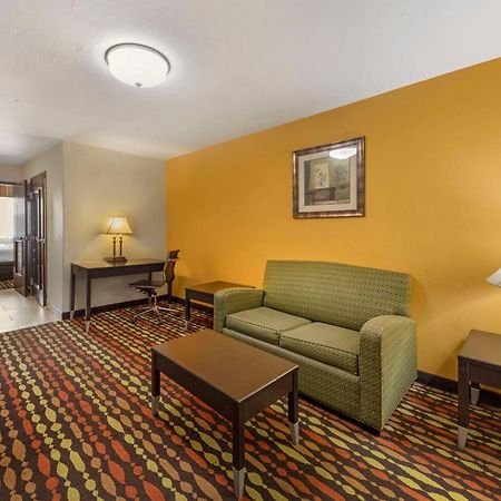 Best Western Greentree Inn & Suites Мур Экстерьер фото