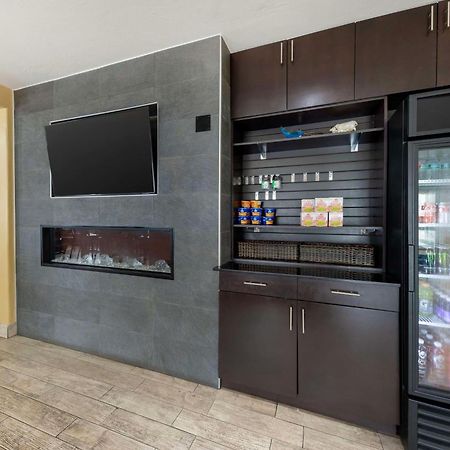 Best Western Greentree Inn & Suites Мур Экстерьер фото
