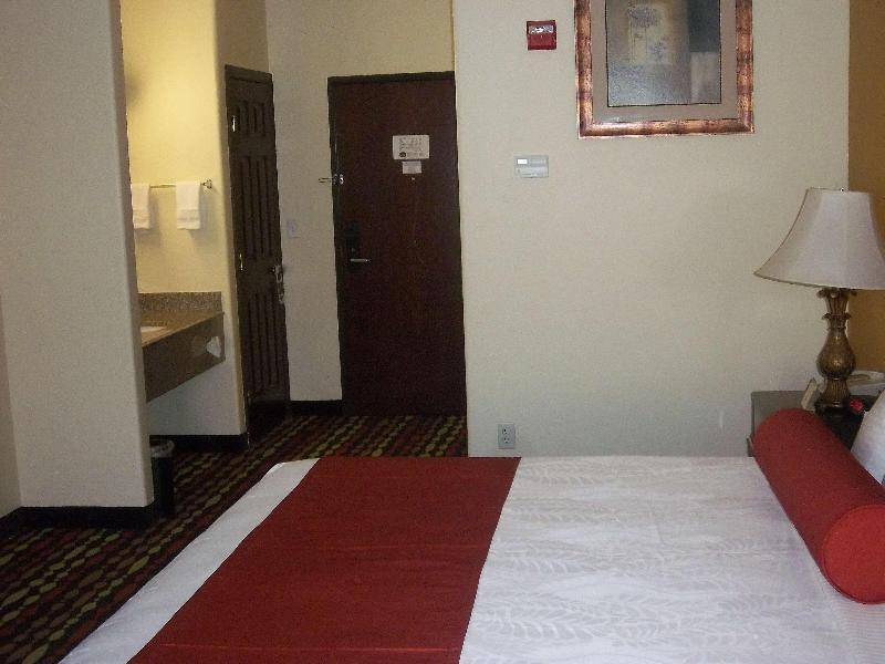 Best Western Greentree Inn & Suites Мур Экстерьер фото