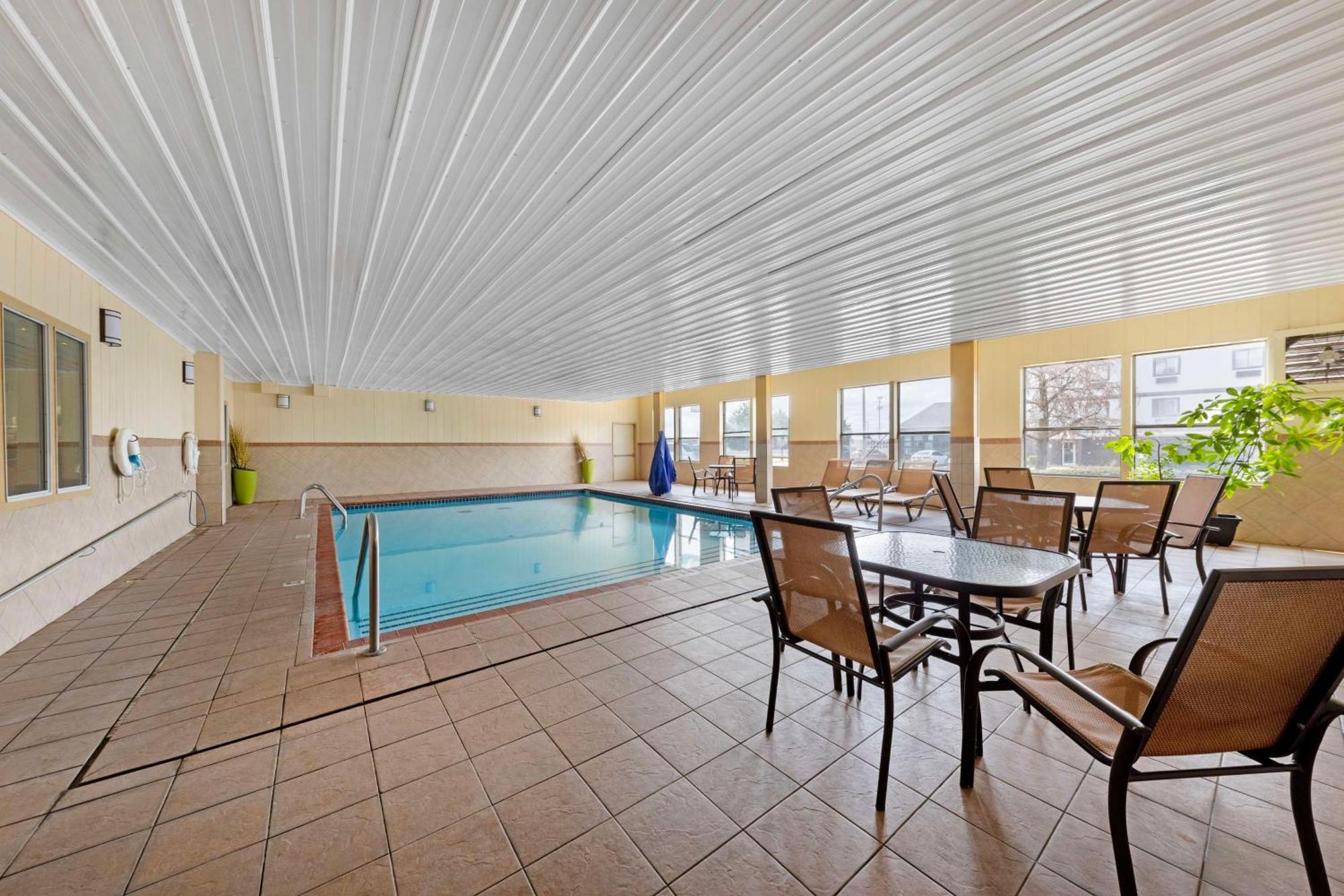 Best Western Greentree Inn & Suites Мур Экстерьер фото
