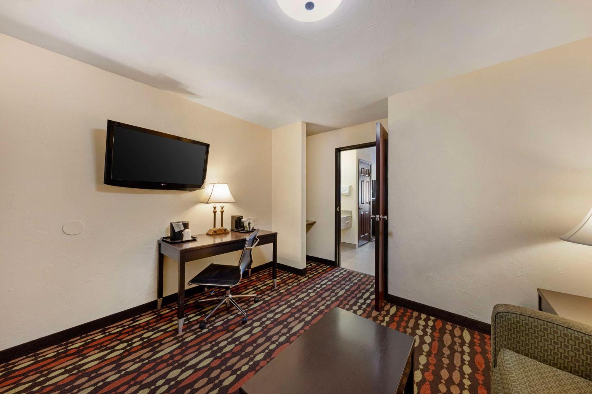 Best Western Greentree Inn & Suites Мур Экстерьер фото